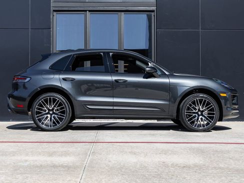 New 2026 Porsche Macan image 12