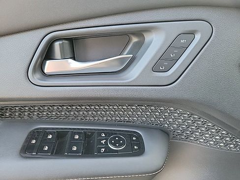 Certified 2023 Nissan Ariya FWD image 21