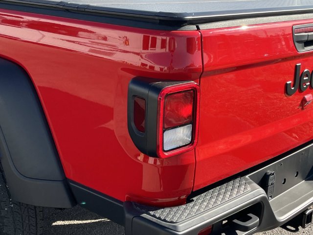 Used 2024 Jeep Gladiator Sport AWD/4WD image 10