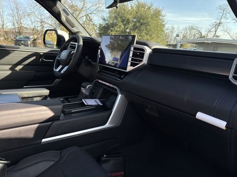 New 2025 Toyota Tundra Platinum image 38