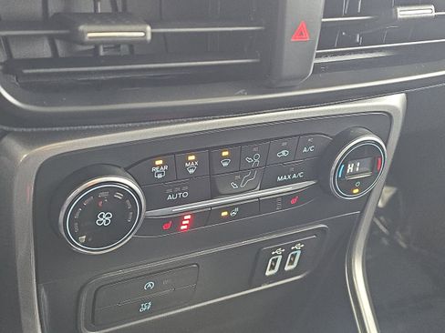 Used 2019 Ford EcoSport SES w/ SES Black Appearance Package image 24