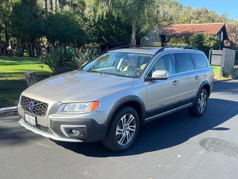 Used 2015 Volvo XC70 T5 Premier w/ Convenience Package image 1