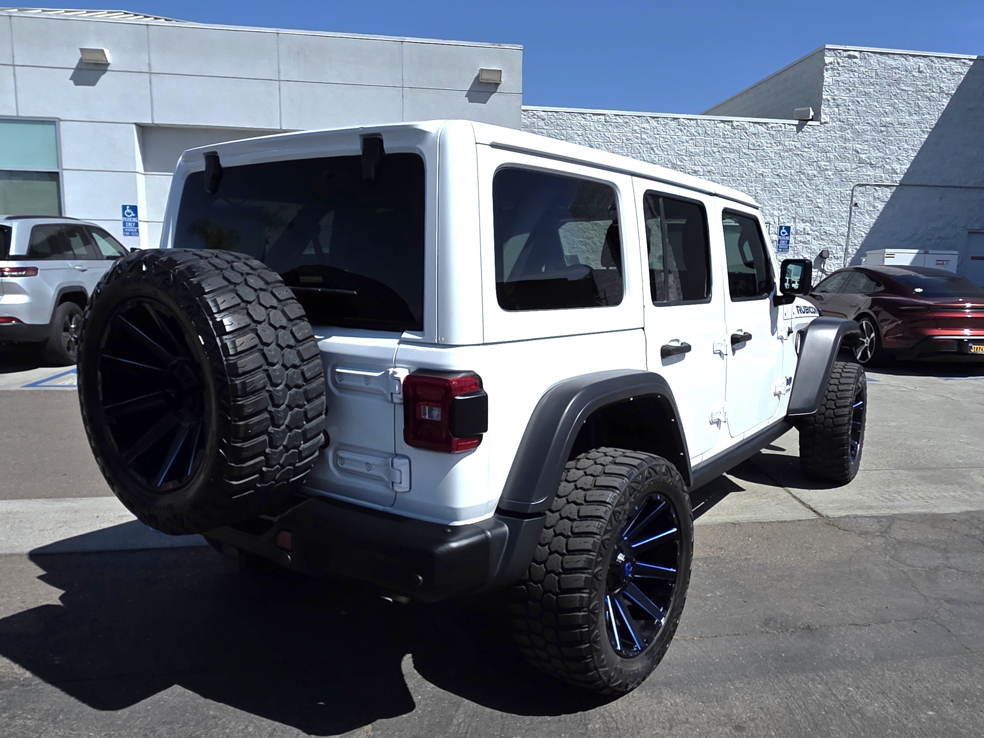 Used 2021 Jeep Wrangler Unlimited Rubicon 4xe w/ Steel Bumper Group AWD/4WD image 5