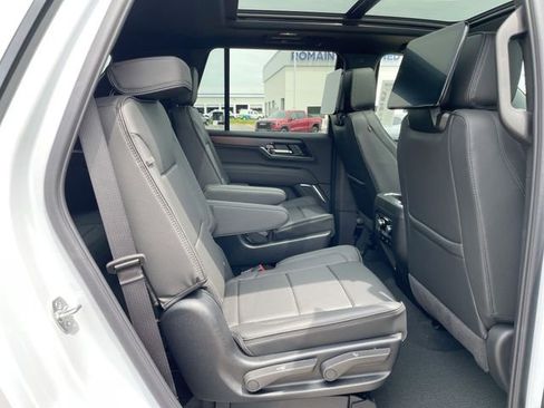 New 2026 GMC Yukon Denali w/ Denali Reserve Package AWD/4WD image 19