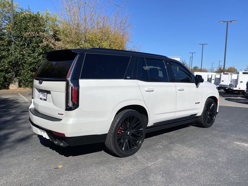 Used 2024 Cadillac Escalade V w/ LPO, ONYX Package image 9