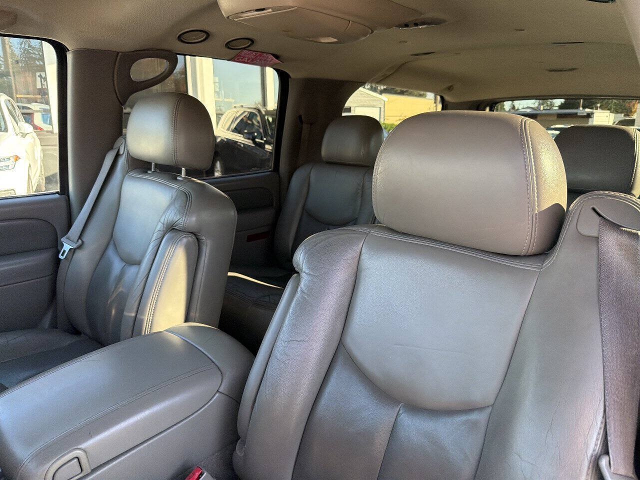 Used 2004 GMC Yukon XL Denali AWD/4WD image 39