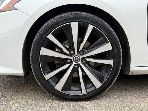 Used 2022 Nissan Altima 2.5 SR FWD image 11