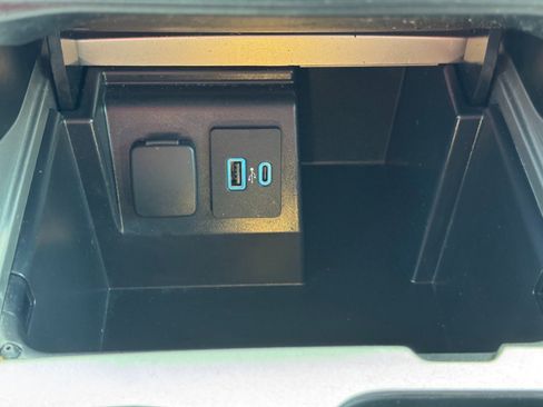 Used 2021 Ford Explorer Limited w/ Equipment Group 301A image 31