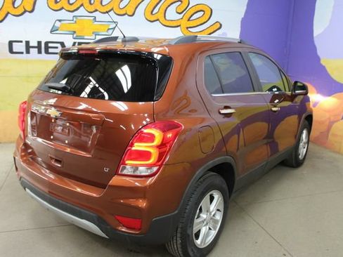 Used 2019 Chevrolet Trax LT w/ LT Convenience Package FWD image 8