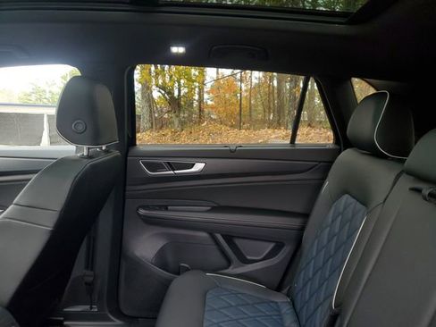 New 2026 Volkswagen Atlas Cross Sport SEL Premium R-Line image 10