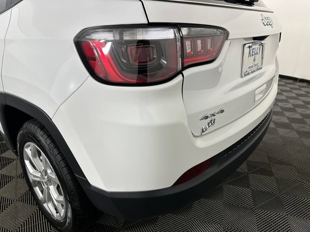Certified 2024 Jeep Compass Latitude AWD/4WD image 30