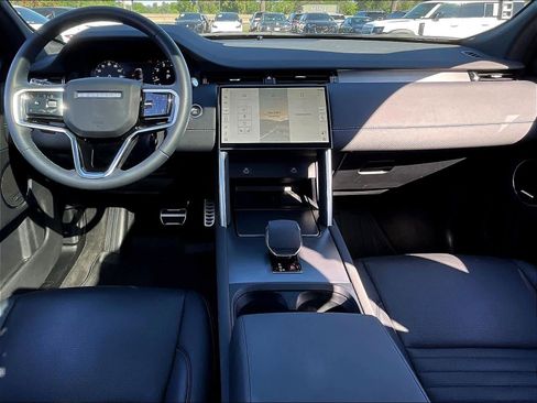 Used 2025 Land Rover Discovery Sport Dynamic SE image 17