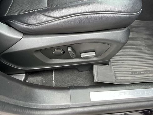 Used 2023 Ford Explorer Limited w/ Equipment Group 301A RWD image 29