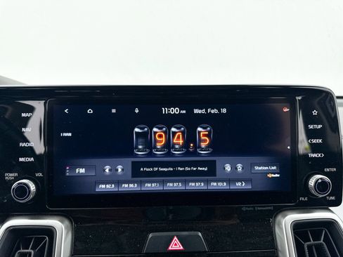 Used 2022 Kia Sorento S w/ Panoramic Sunroof Package image 6