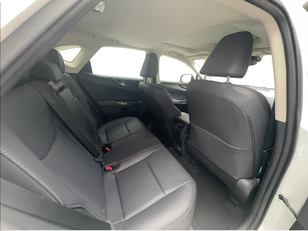 Used 2025 Lexus NX 250 FWD w/ Towing Package (2000 Lbs) image 28