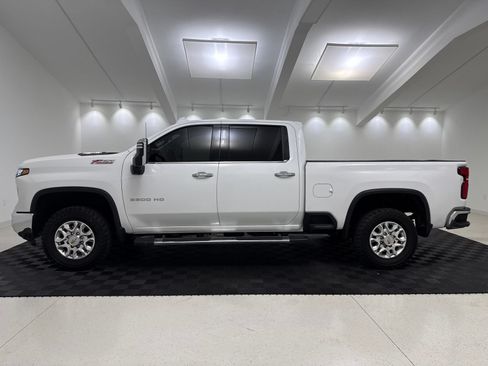 Used 2024 Chevrolet Silverado 2500 LTZ w/ LTZ Convenience Package AWD/4WD image 4