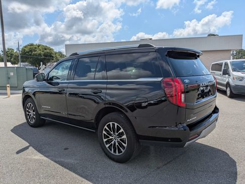 Used 2025 Ford Expedition Platinum AWD/4WD image 6