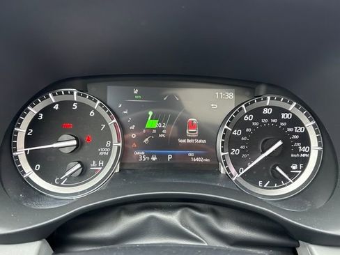 Used 2022 Toyota Highlander XLE image 21