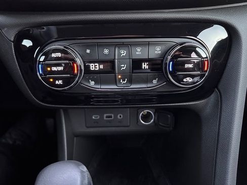 Certified 2022 Buick Encore GX Select image 31