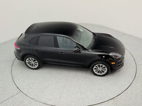 Used 2023 Porsche Macan AWD/4WD image 26