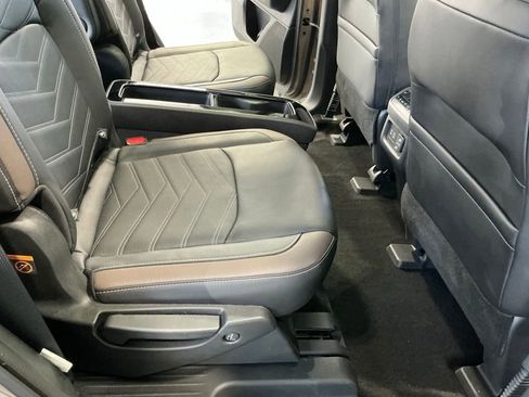 Used 2024 Nissan Pathfinder Platinum AWD/4WD image 22