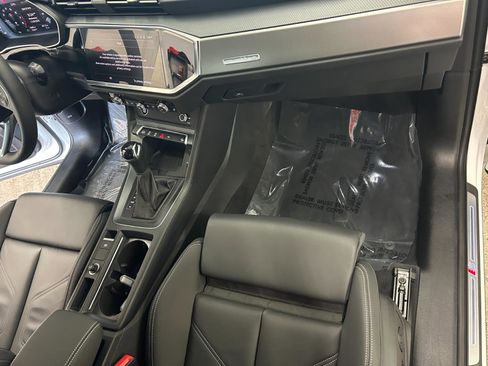 Certified 2025 Audi Q3 2.0T Premium w/ Convenience Package image 27