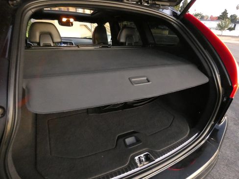 Used 2016 Volvo XC60 T6 Platinum image 65