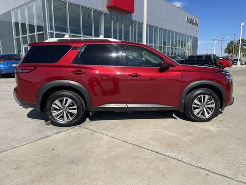 Certified 2023 Nissan Pathfinder SL w/ Black Appearance Package image 2