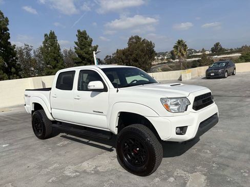 Used 2014 Toyota Tacoma PreRunner image 42