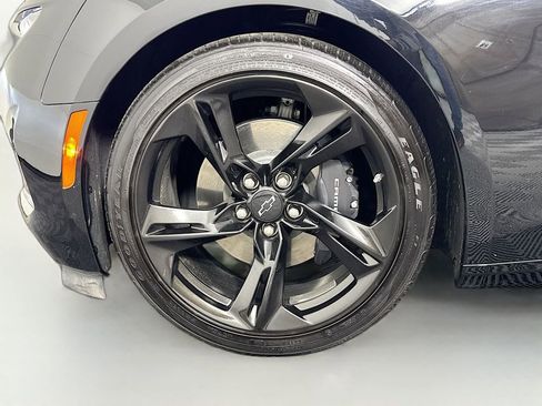Used 2024 Chevrolet Camaro LT w/ Technology Package RWD image 31
