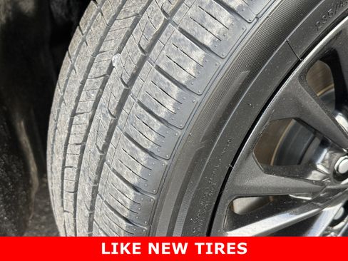 Used 2021 Toyota Avalon XSE image 10