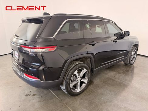 Used 2022 Jeep Grand Cherokee Limited 4xe w/ Luxury Tech Group II AWD/4WD image 6