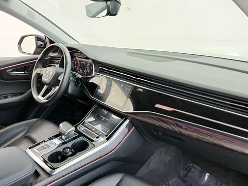 Used 2022 Audi Q8 Premium Plus AWD/4WD image 28