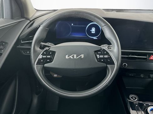Used 2024 Kia Niro Wind w/ Wind Preserve Package FWD image 17