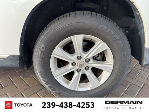 Used 2012 Toyota Highlander 4WD w/ Tow Pkg image 14