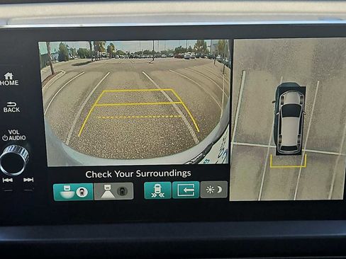 Used 2025 Honda Pilot TrailSport image 24