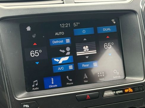 Used 2019 Ford Explorer XLT w/ Equipment Group 202A FWD image 17