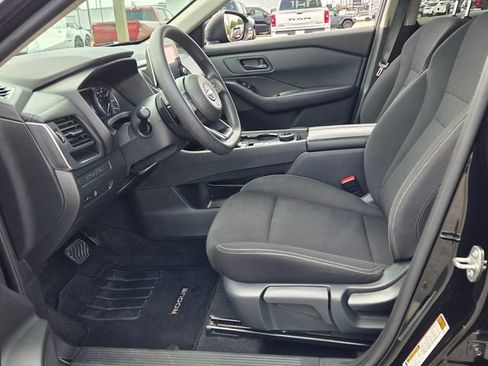 Used 2024 Nissan Rogue S AWD/4WD image 5
