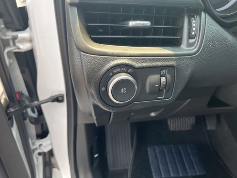 Used 2020 Buick Envision Essence image 18