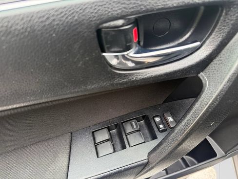 Used 2019 Toyota Corolla LE FWD image 11