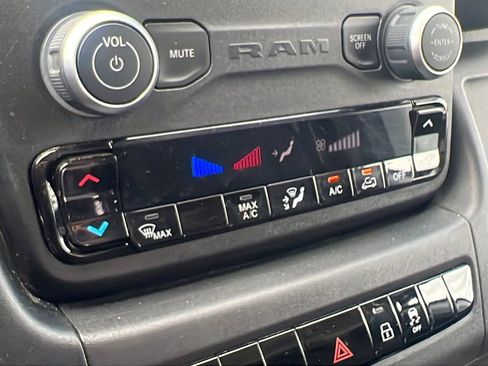 Used 2023 RAM ProMaster 2500 FWD image 17
