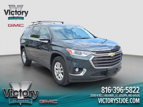 Used 2020 Chevrolet Traverse LT FWD image 1