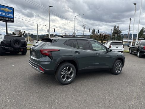 New 2026 Chevrolet Trax LT w/ Driver Confidence Package image 6
