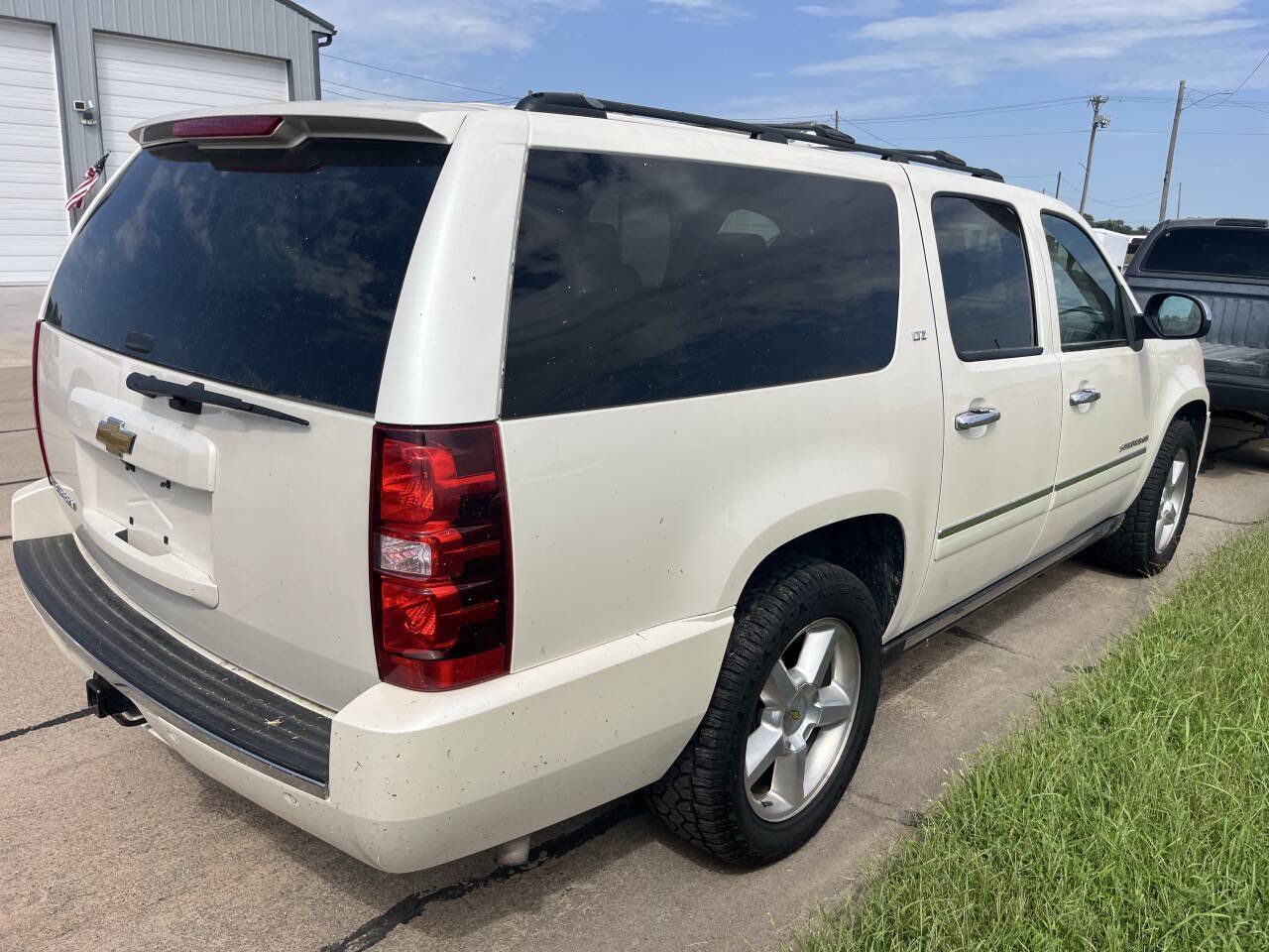 Used 2013 Chevrolet Suburban LTZ AWD/4WD image 8