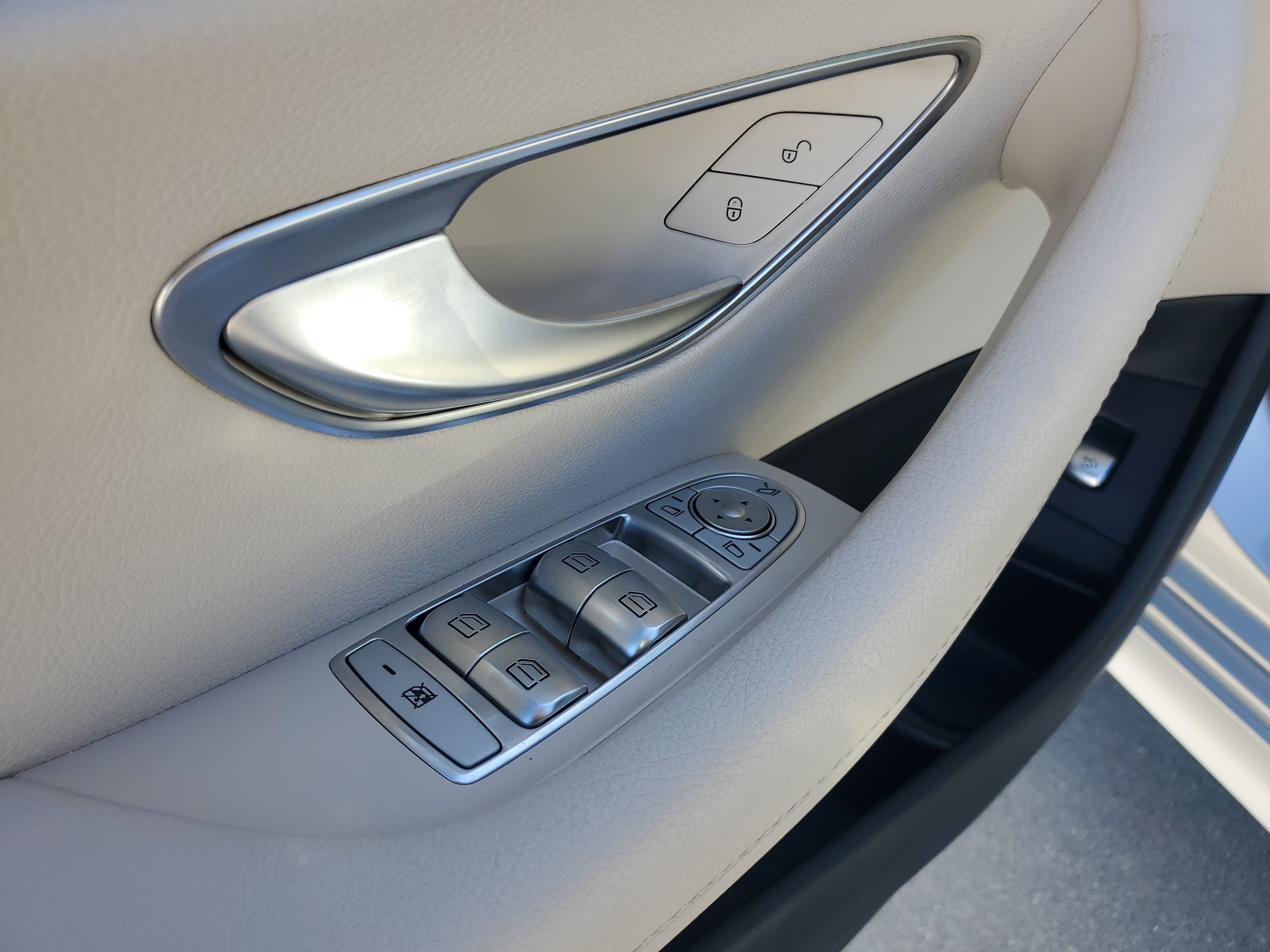 Used 2020 Mercedes-Benz E 350 Sedan image 22