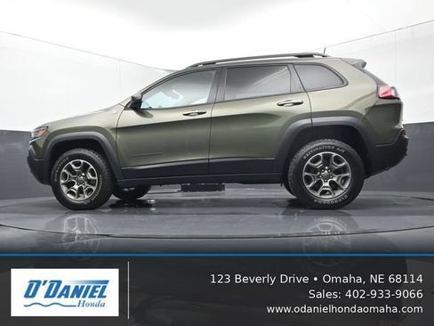 Used 2020 Jeep Cherokee Trailhawk w/ Cold Weather Group AWD/4WD image 10