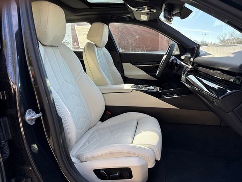 Certified 2025 BMW 530i xDrive w/ Premium Package image 31