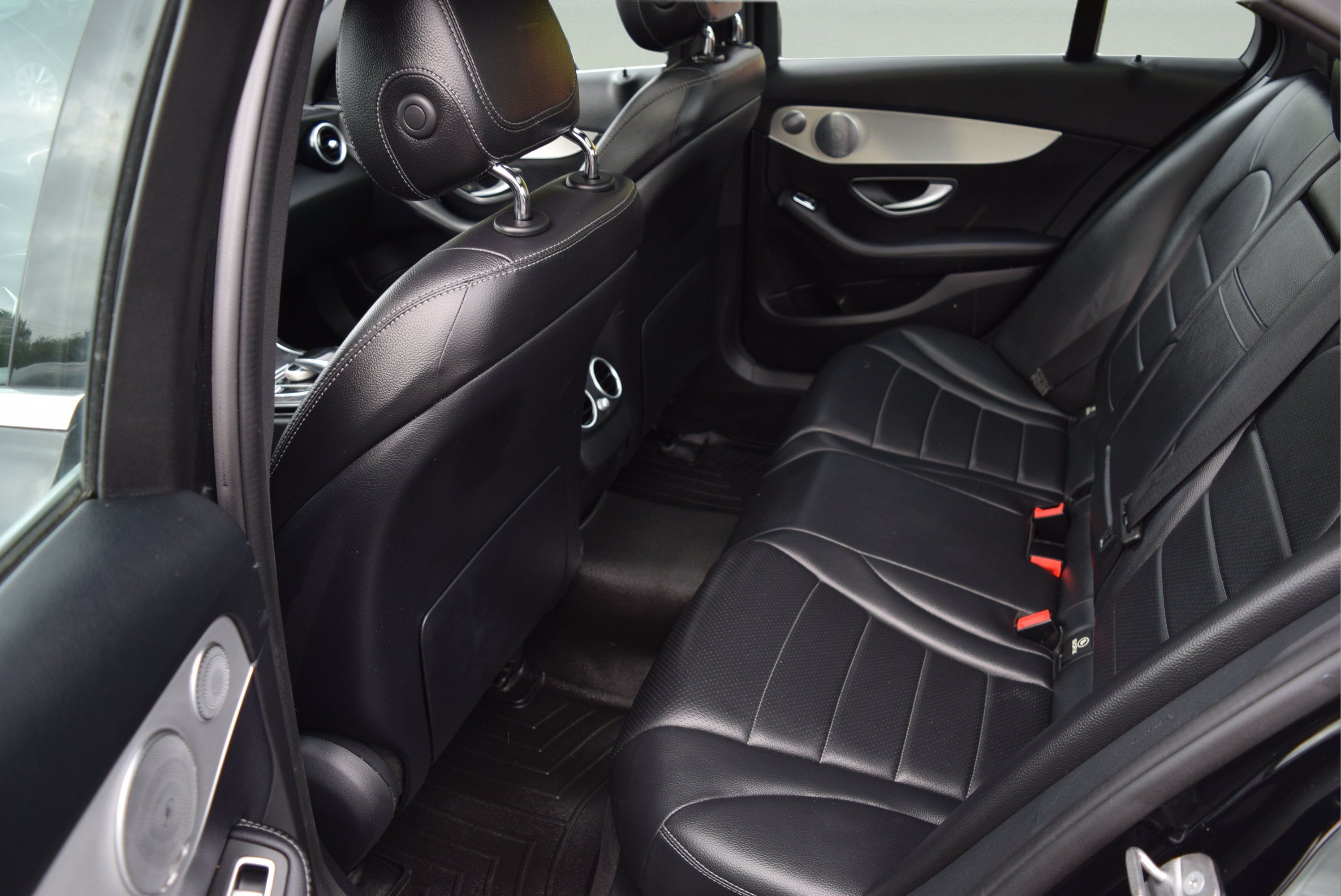 Used 2018 Mercedes-Benz C 300 4MATIC Sedan image 8
