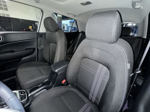 Used 2024 Hyundai Venue SEL FWD image 14