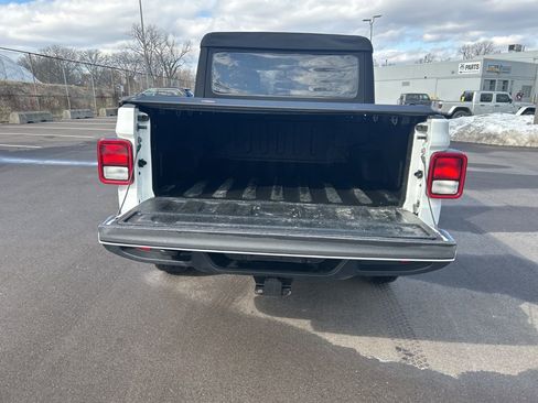 Certified 2020 Jeep Gladiator Sport w/ Quick Order Package 24S image 27